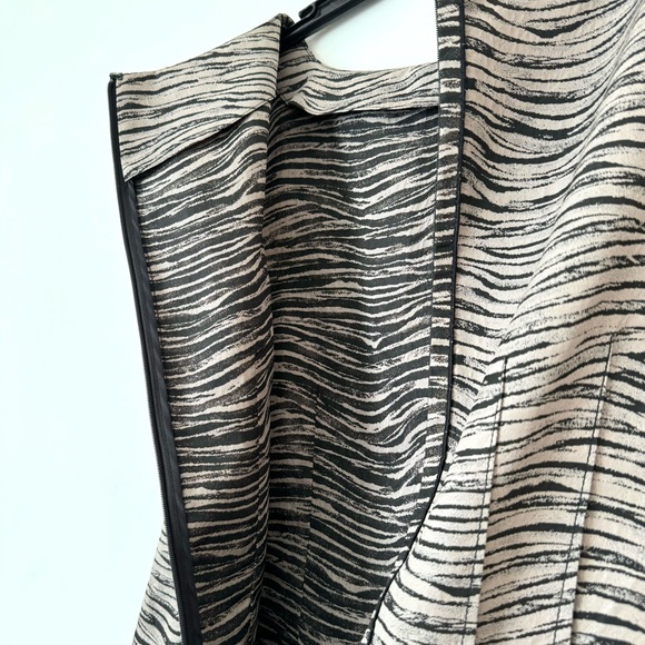 Lafayette 148 New York animal print fitted dress with bateau neckline - Picture 6 of 10